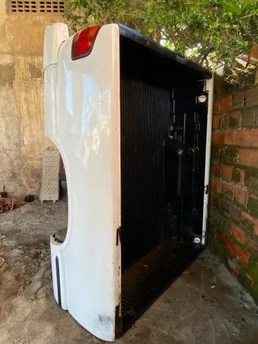 Caçamba S10 Original GM com lanternas Cibié