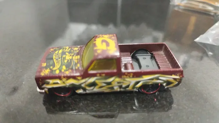 Silverado 83 Hot Wheels 