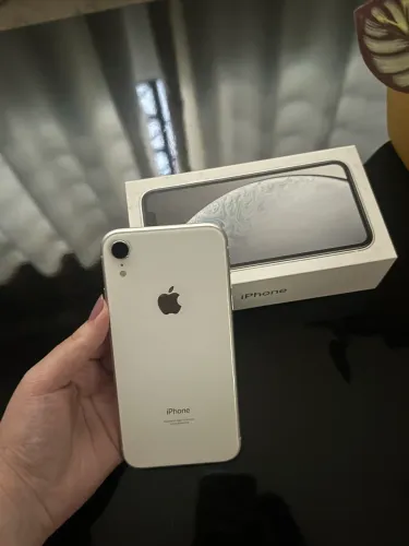 iPhone XR 64 GB 