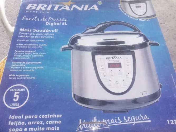 Panela de pressão elétrica digital 5L Britânia