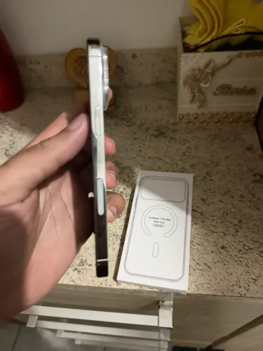  Vendo um celular iPhone 