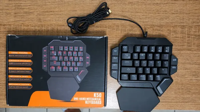 Teclado Mecânico Gamer K50 RGB One Hand PC PS4 Xbox