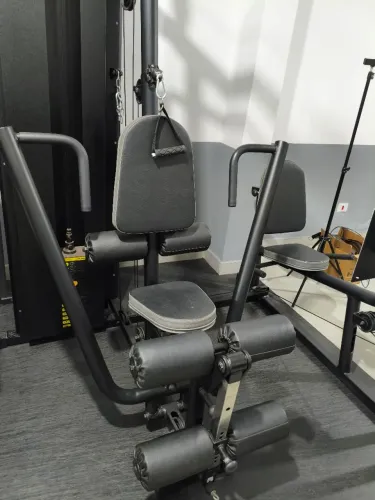Estação Nakagym com Leg Press