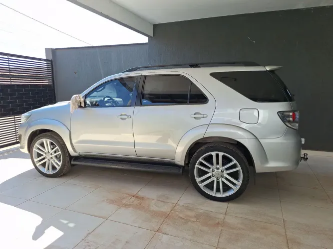 Roda  Hilux aro 22 em ótimo estado! 