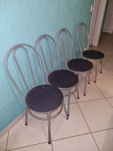 Cadeiras de ferro