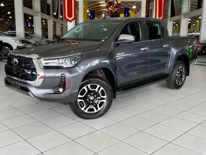 Toyota Hilux CD SRX 4X4 2.8 TDI 16V Diesel Aut. 2025