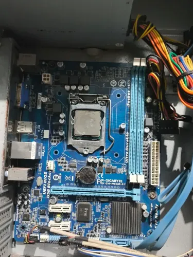 Cpu completa(computador) com placa mãe e procesador(olhe a descrição)