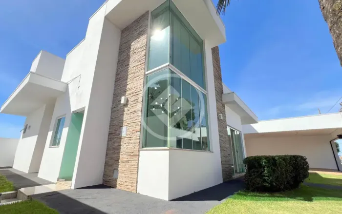 Casa à venda com 3 suítes - 250m² - Cidade Jardim - Uberlândia/MG codigo: 160105