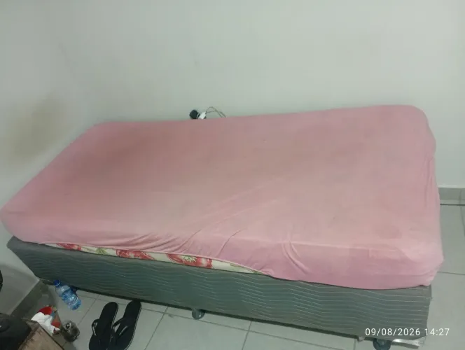 Vendo cama com colchão