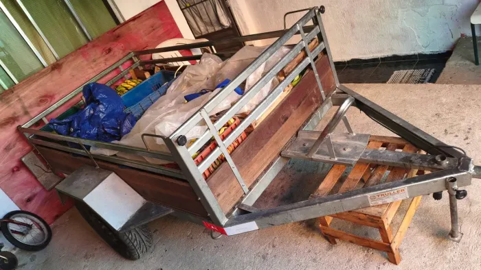 CARRETINHA REBOQUE Utilitária