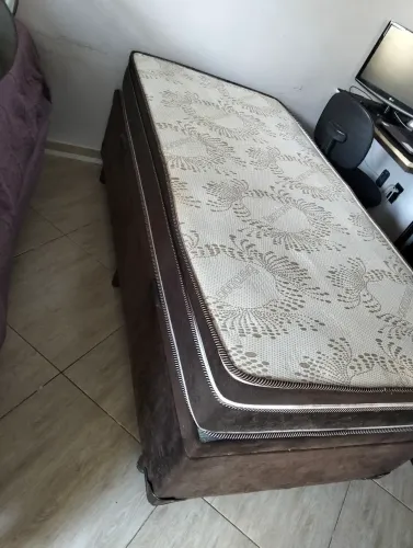 Cama Box solteiro, semi-novo (higienizado)