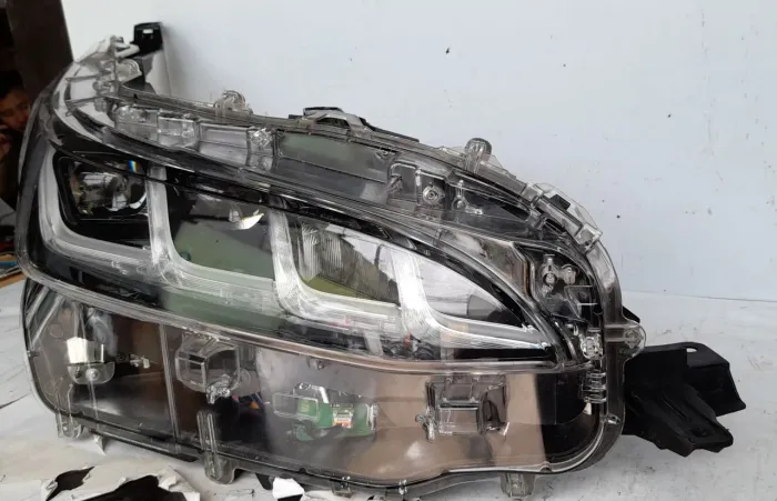 Farol Hilux Sw4 Diamond 2023 2024 2025 orig