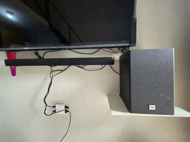 Soundbar JBL cinema semi novo
