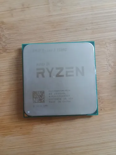 AMD Ryzen 3 3200G