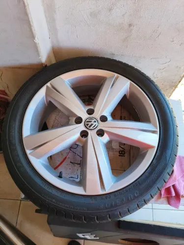 Rodas modelo Brw Fusca tsi aro 18 furação 5x100 completa