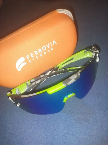 Óculos Esportivo e Casual