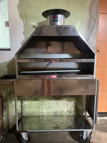 Carro de churrasquinho 