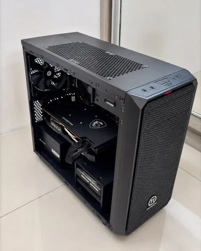PC Gamer Ryzen 5 5500 + RX 6750 XT 12GB | 16GB DDR4 | 3 discos | Roda tudo em 1440p