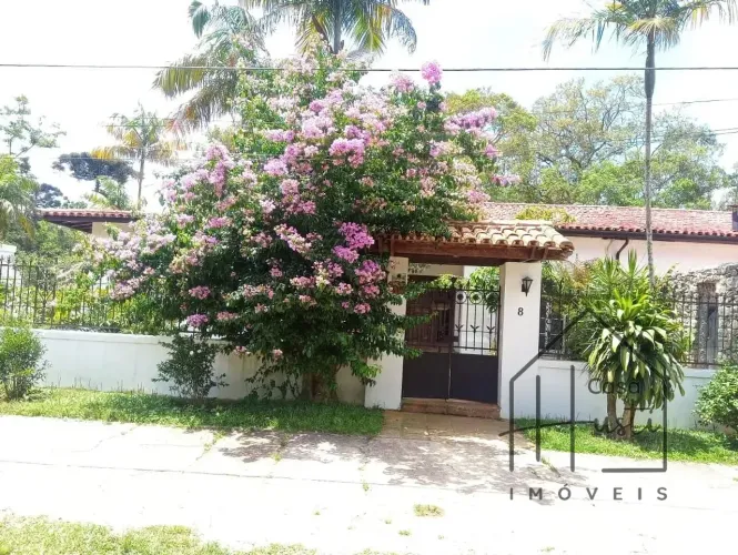 Casa Locação ou Venda: 4 Dormt. - 1 Suíte, Piscina e Churrasqueira 380m² Jardim Santa Pa