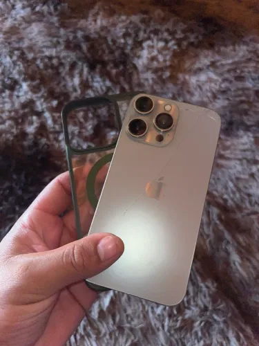 Venda-se iPhone 11 com a carcaça do iPhone 15 pro 256 gb todo original