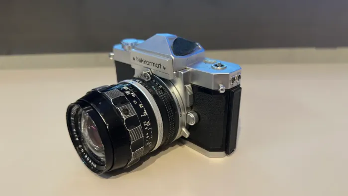 Câmera SLR Nikon Nikkormat FT + Nikkor 28mm F/2 - PARA RESTAURO