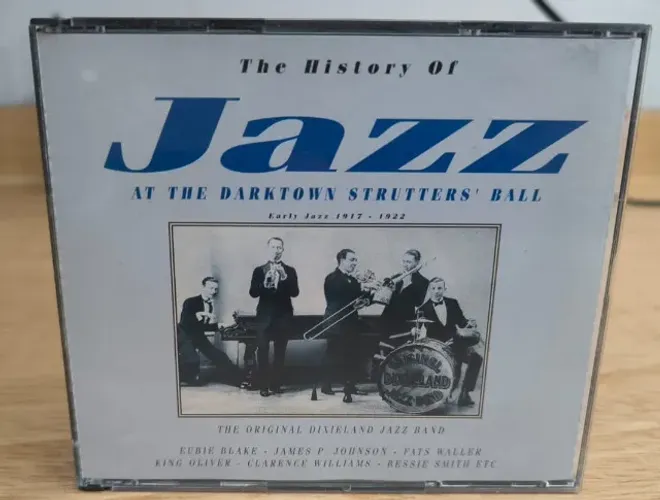 CD: The History of Jazz: At the Darktown Strutter?s Ball - Early Jazz 1917-1922