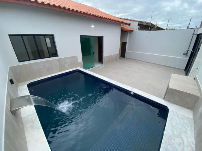 Casa para Venda em Mongaguá, Itaguaí, 3 dormitórios, 1 suíte, 1 banheiro, 2 vagas