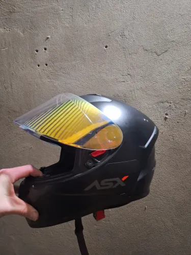 Vende se capacete asx