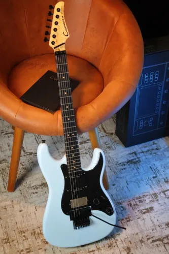 Guitarra Carrozza Scarlett Custom - Daphne Blue