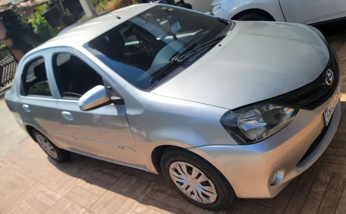 Toyota Etios X Sedan 1.5 Flex 16V 4P Mec. 2014