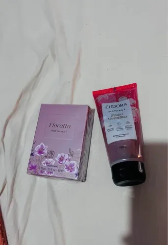 Perfume e esfoliante corporal