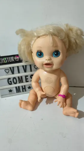 Boneca Baby Alive comer e brincar antiga