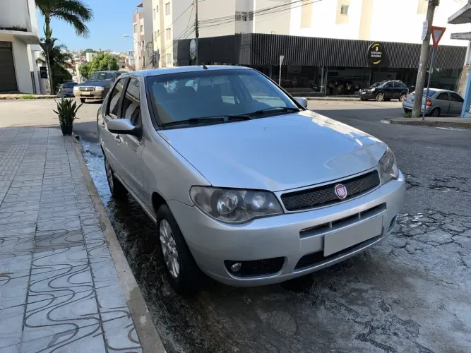 Fiat Siena HLX 1.8 MPI Flex 8V 4P 2007