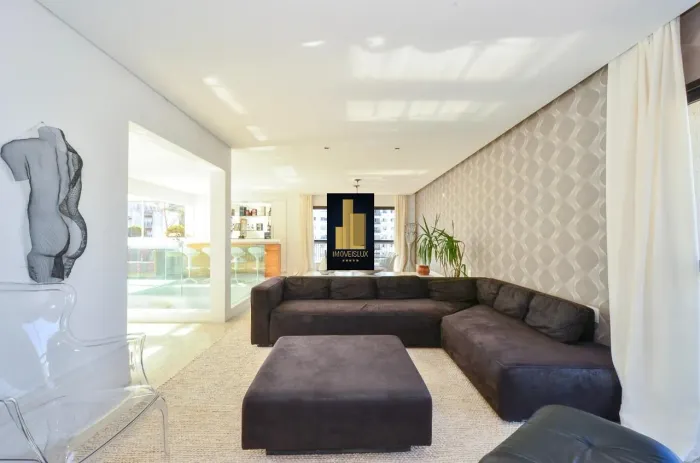 Cobertura de luxo à venda no Morumbi, São Paulo-SP: 3 quartos, 3 suítes, 4 banheiros, 4 va