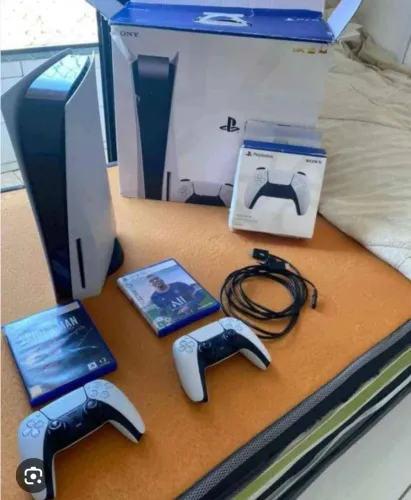 Playstation 5 com 2 controles
