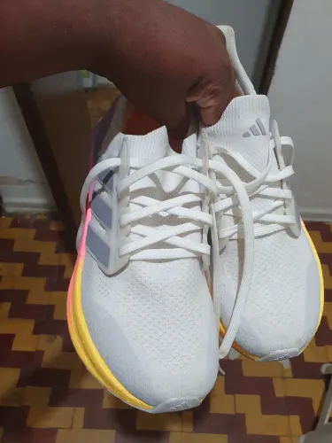 Adidas Ultraboost 5