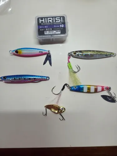 4 jigs / ferrinho / 50 anzois 