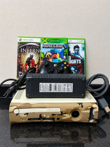 Xbox 360 Edição Camuflada + Controle, Fonte, Cabos e 3 Jogos