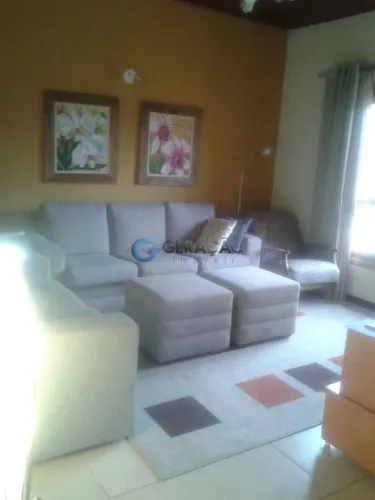 Casa Sobrado em Jambeiro