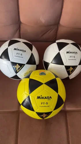 BOLA DE FUTVÔLEI MIKASA ORIGINAL NOVA