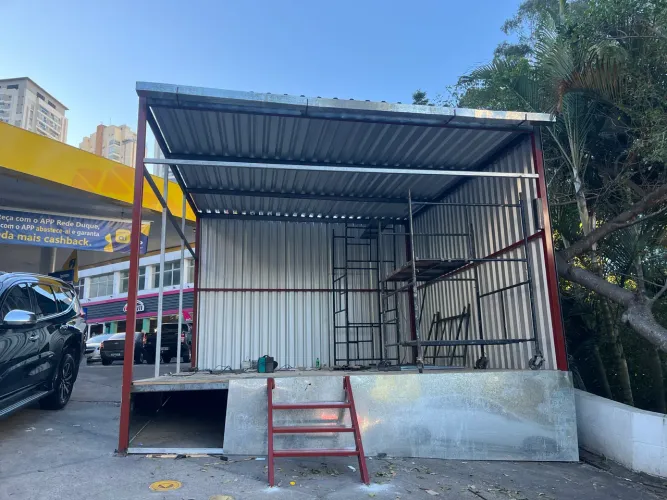 Empreiteiro,serralheiro e vinílico