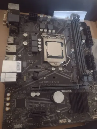 Placa mãe gigabyte h410M h v3 + processador i3 10105F 10° geração