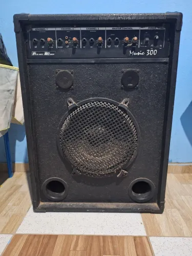 caixa de som amplificada