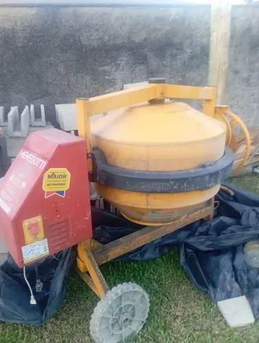 Betoneira menegotti rental 400L