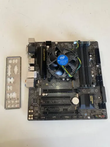 Kit Upgrade Intel core i7 7700k 7aGeração/sem memoria / pl mãe ga-b250m-d3h garantia e nf