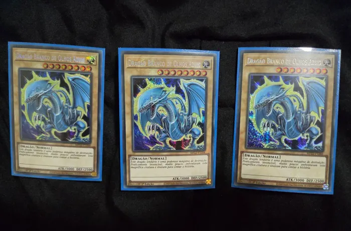 Playset 3x Dragão Branco De Olhos Azuis Prismatic Secret MP22 PT
