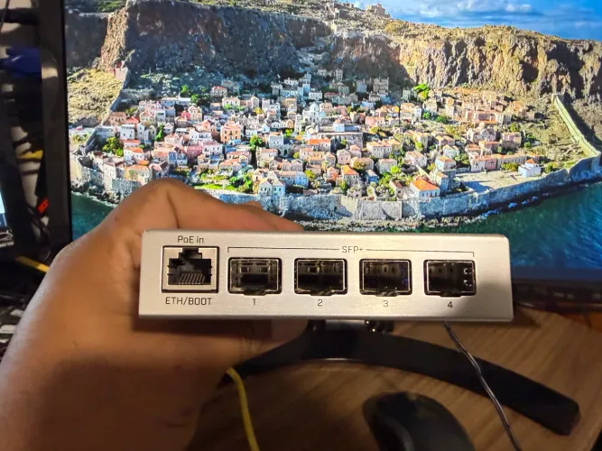 Mikrotik CRS 305-1G - 4S 10gb + IN
