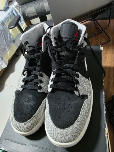 Tenis Jordan mid 1