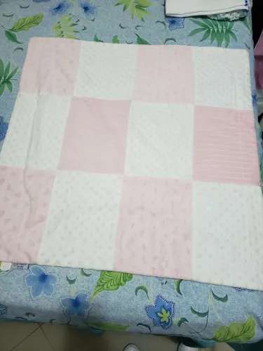 Kit enxoval Lençol de berço, edredom,e 2 manta excelente estado menina bebê 