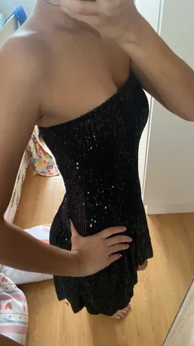 Vestido preto com paete